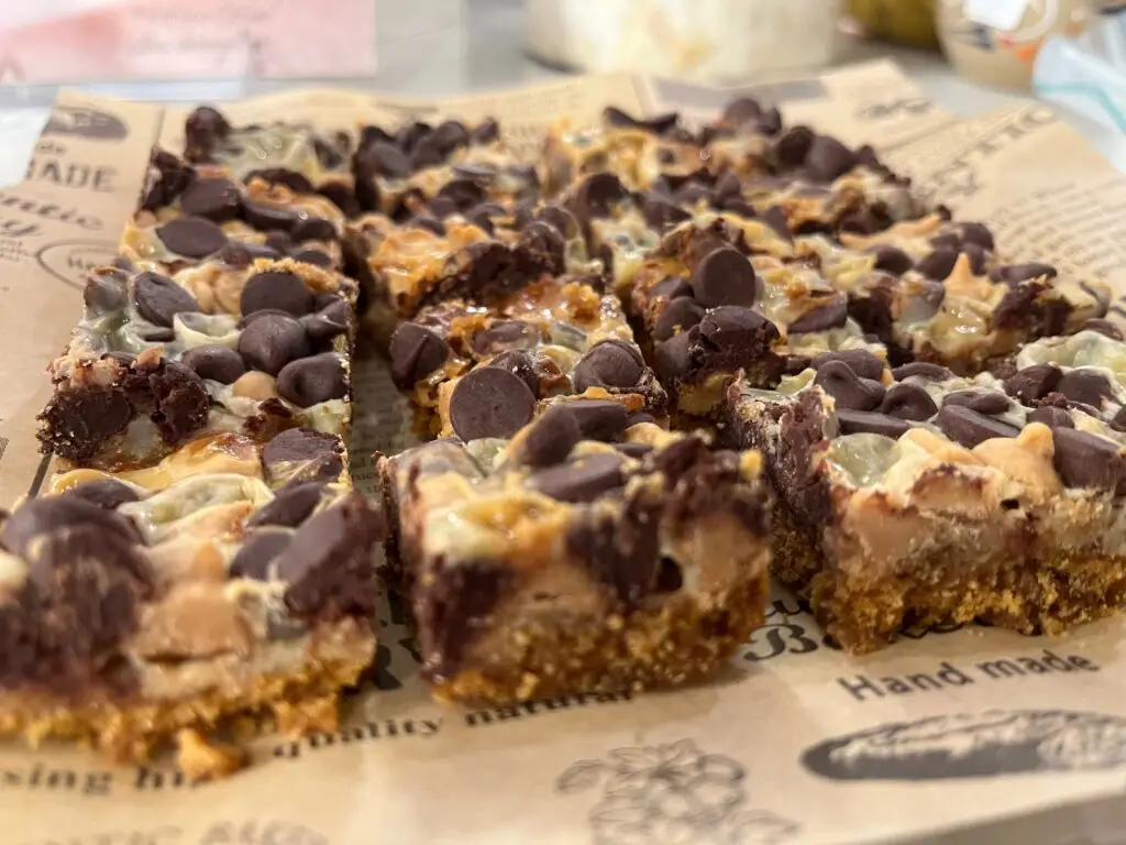 Chocolate peanut butter bars