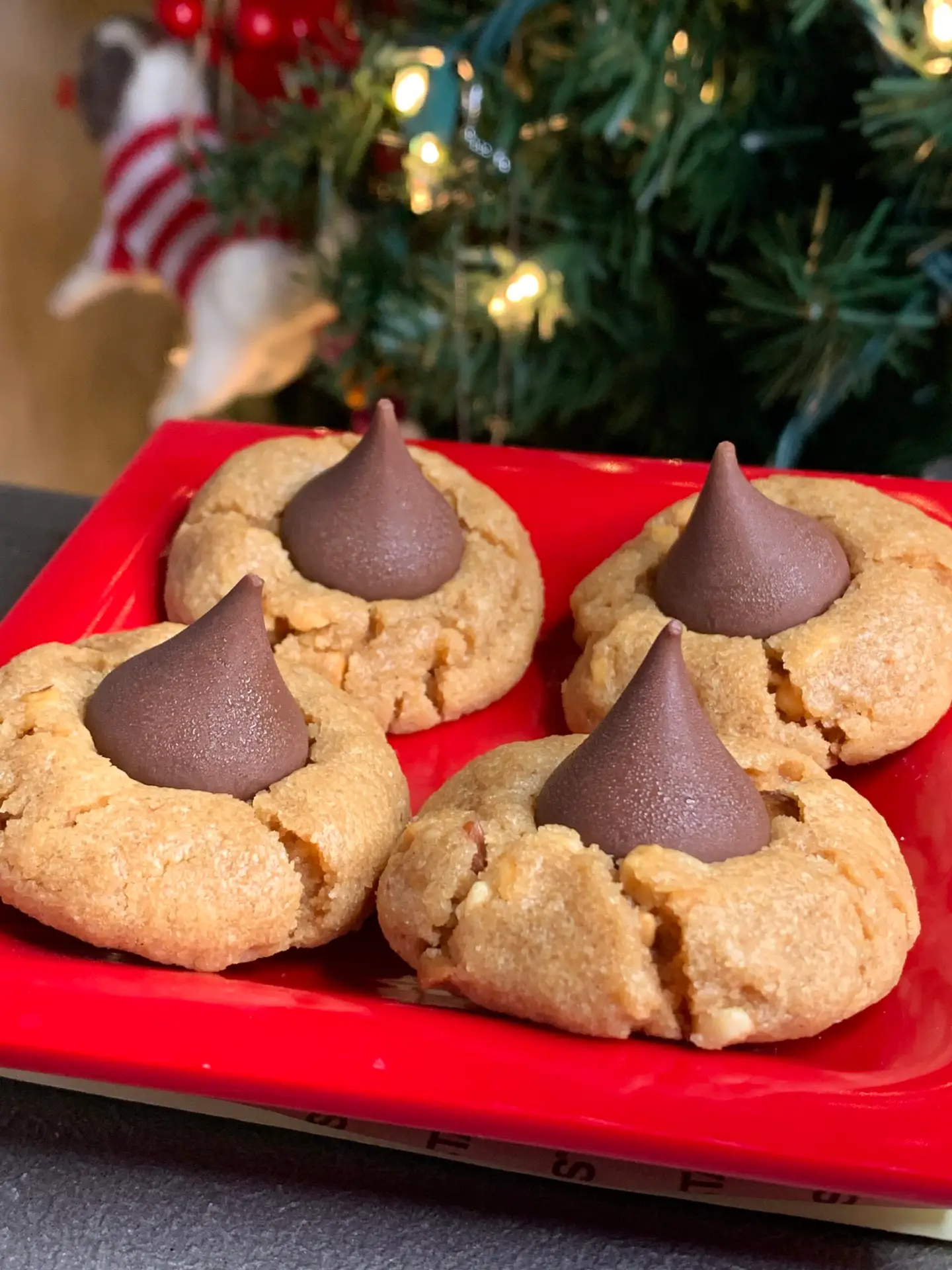 peanut butter kiss cookies